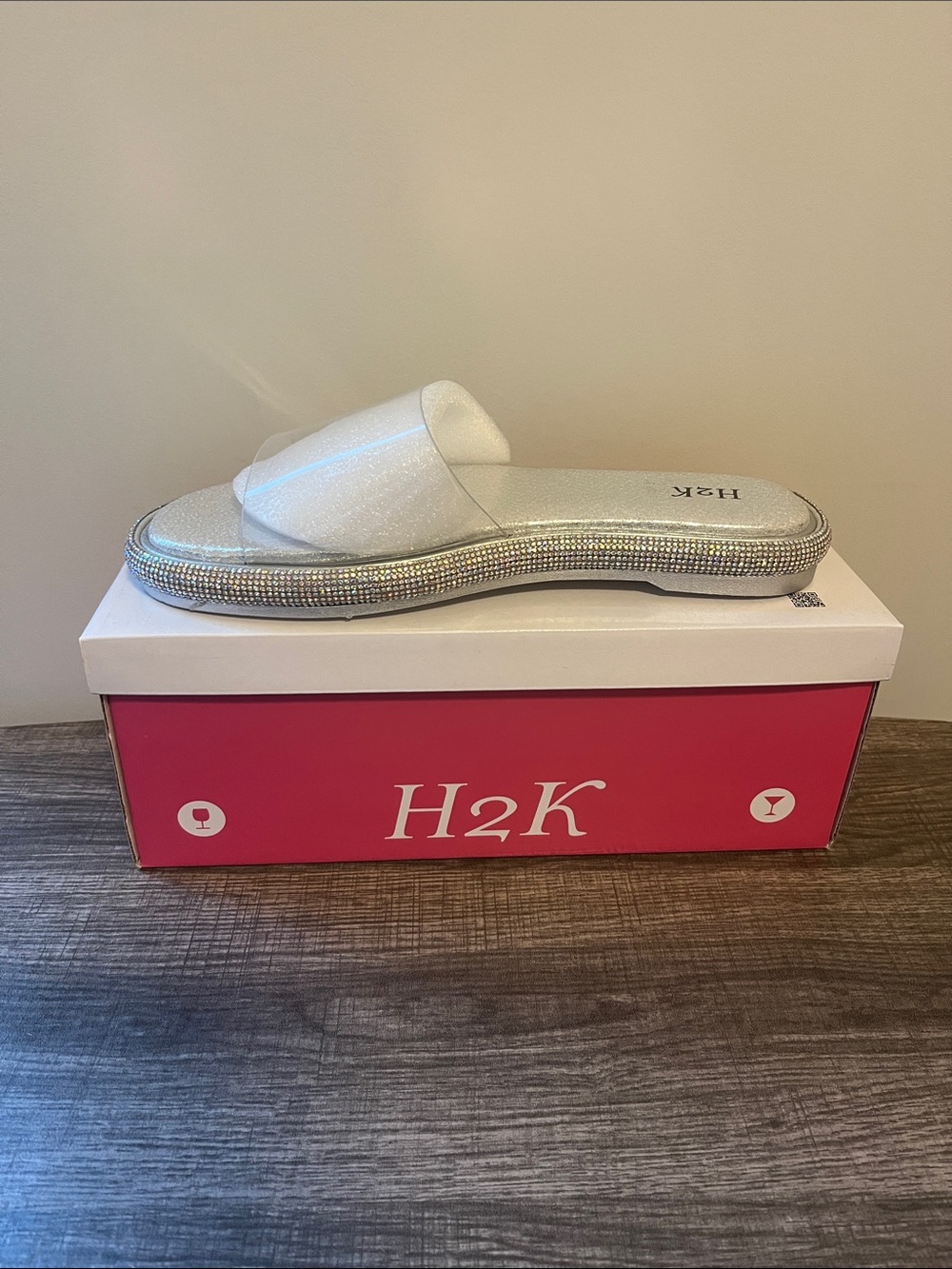 H2K Swan Clear Rhinestone Slide Sandals Women’s Slip-On Sizes 7-10 New in Box